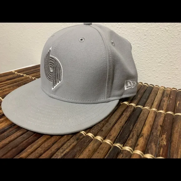 NBA Portland TrailBlazers Hat (silver/grey) 7 1/4 - Picture 4 of 6